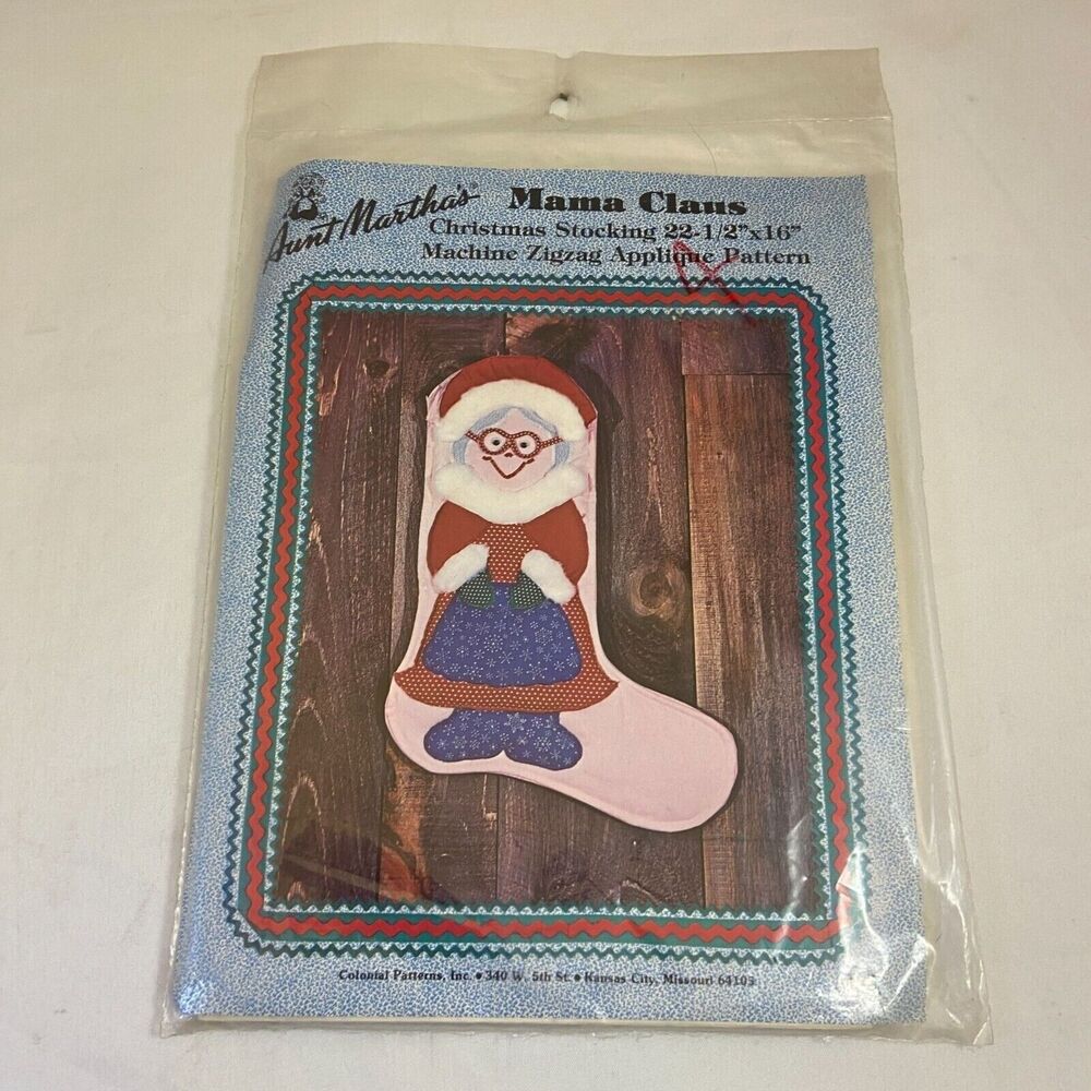 #6294  Aunt Martha's Mama Claus Christmas stocking pattern